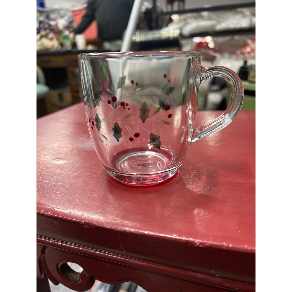 Pfaltzgraff Winterberry Etched‎ Glass Mug Hand Flaw